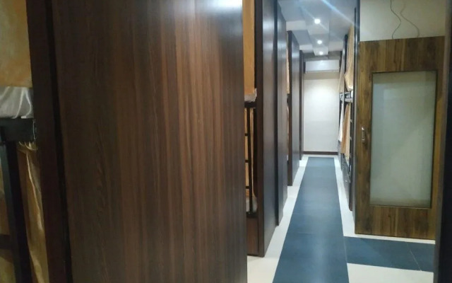 Almas Dormitory Andheri Station