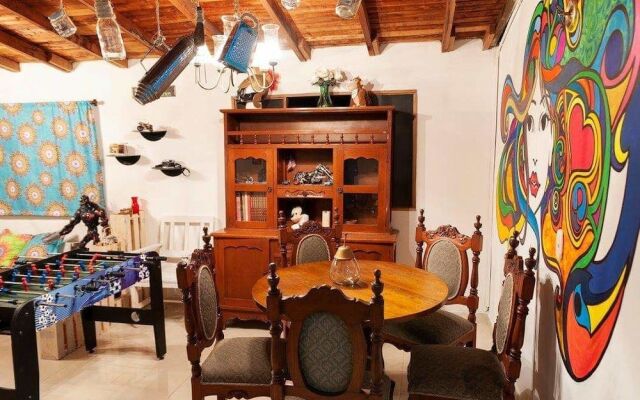 Hostal Monet`s Poblado