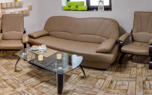 Whiteberry Hotel