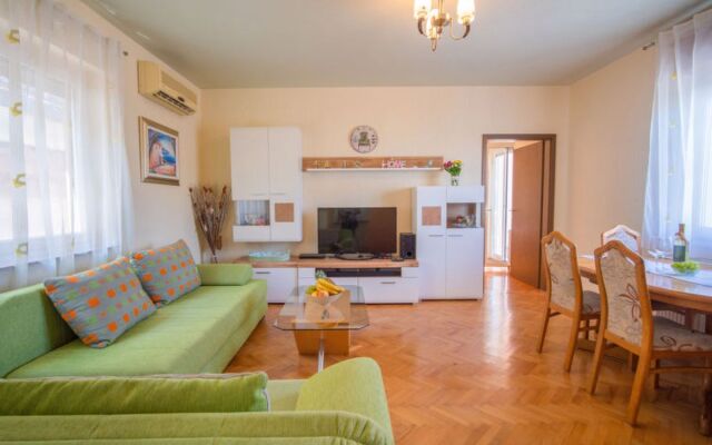 House Nikolina Poytya