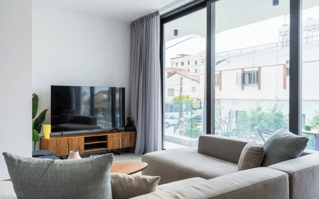 Solara - Stylish Balcony Apartments in Larnaca