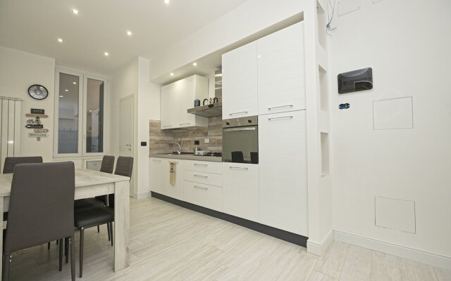 JOIVY Stylish 3-bed flat near the Genoa Aquarium