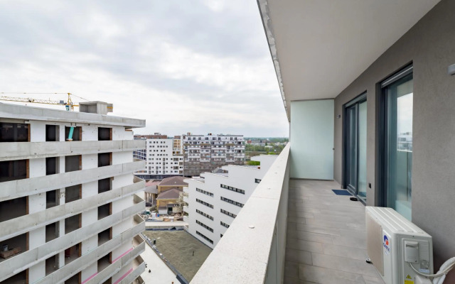 BpR CHIC White Home with Terrace & A/C & Garage