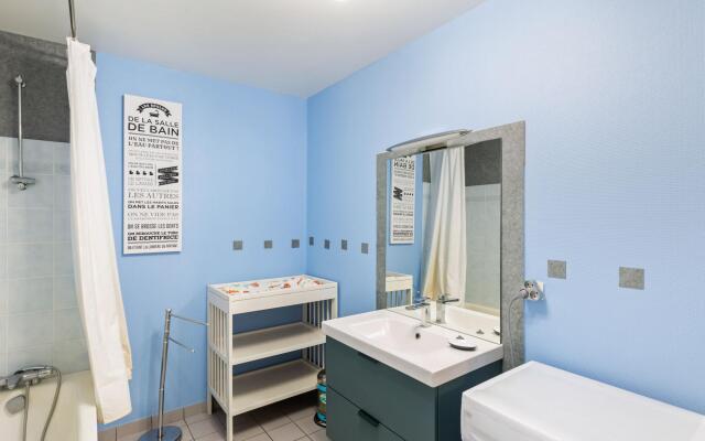 Tranquil Holiday Home in Englesqueville-la-percee With Garden