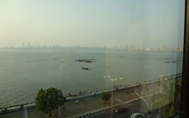 Hotel Marine Plaza Mumbai