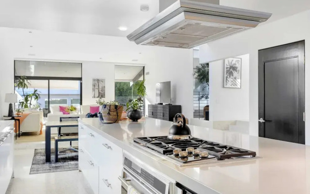 Kings Road West Hollywood Luxury Pool, Views, Firepit, Modern Design