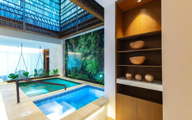 Kimpton Grand Roatan Resort And Spa by IHG