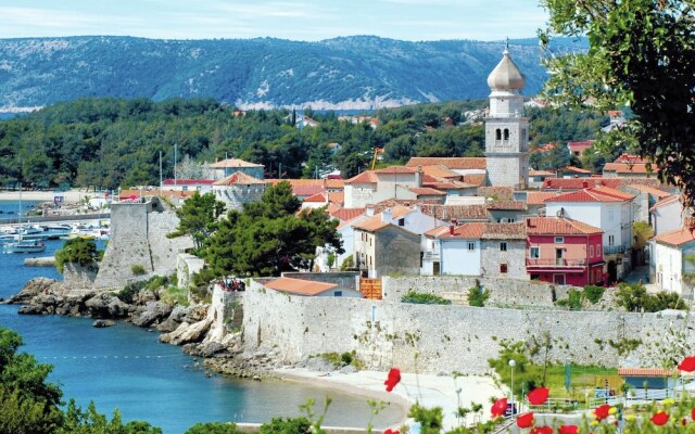 Holiday Home in Polje Near Beach