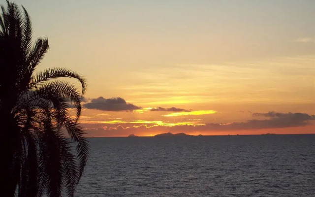 Tropic of Capricorn - Hostel