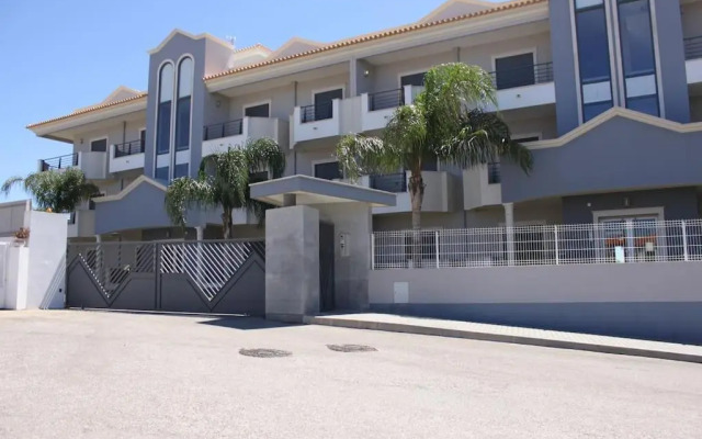 Quinta do Pinheiro Residence