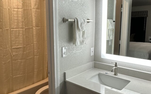 Sleepy Traveler Motel