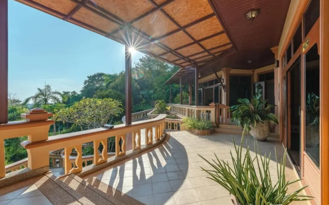 6BR Luxury Retreat in Layan Phuket V159