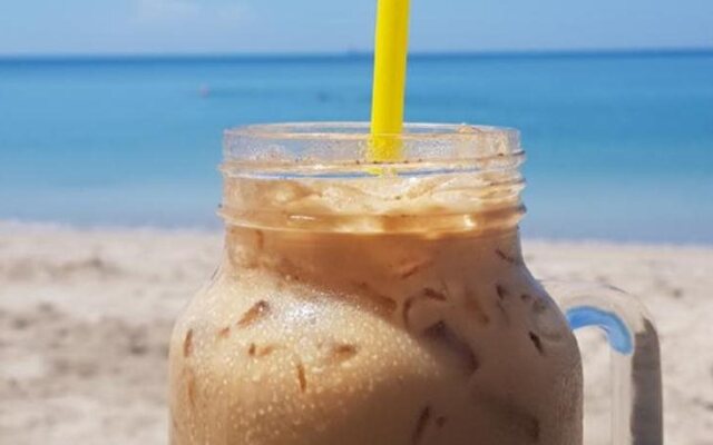 La Marina Khlong Nin Beach