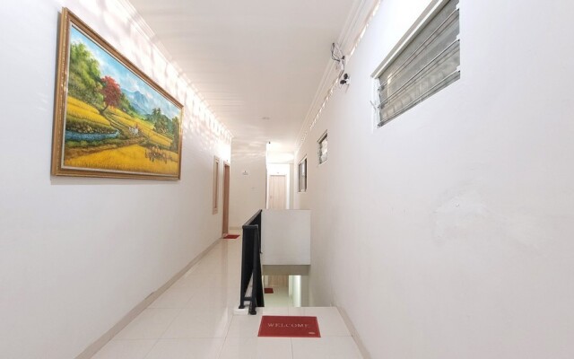 Urbanview Le Reno Inn Wirobrajan by RedDoorz