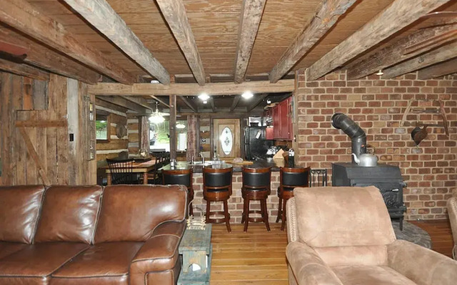 Pondview Cabin - Log Cabin Retreat
