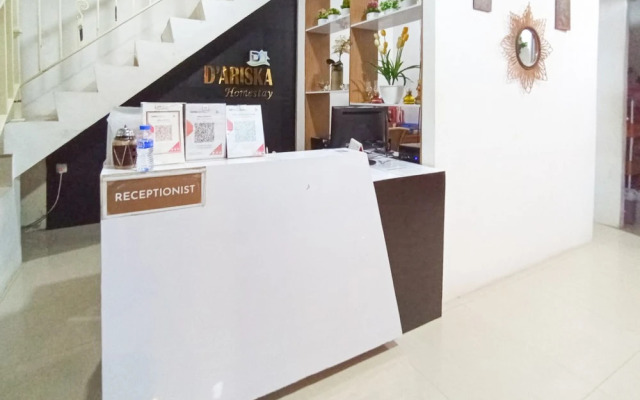 Ariska Room near Alun Alun Jombang RedPartner