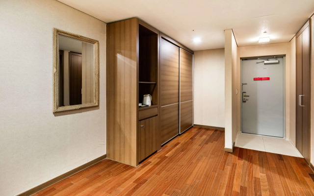 Ramada Hotels & Suites Seoul Namdaemun