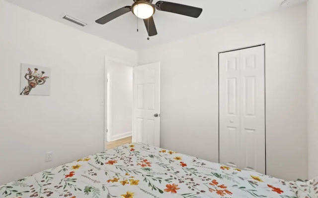 Sunny Palmetto Oasis: 4br Home With Private Pool 4 Bedroom Home by RedAwning