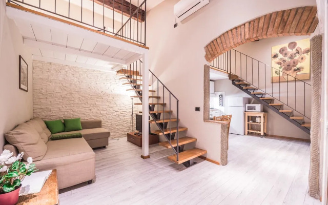 A Few Steps to The Duomo Upscale 2BD Apt