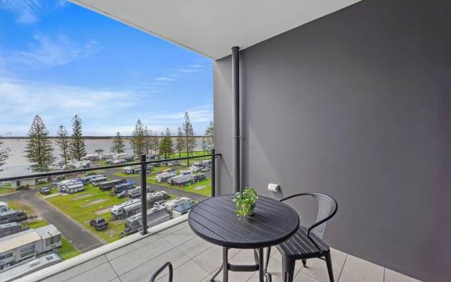 Marine Quarter Apartments by CLLIX