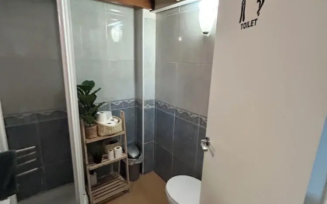 airbhouse private rooms & apartments