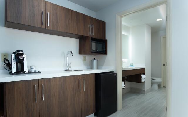 Holiday Inn Express & Suites, International Drive by IHG