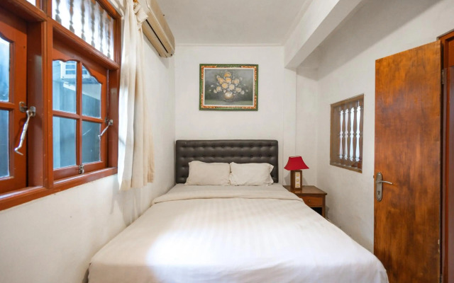 OYO 4003 Ceria Guesthouse SeminyakNearSeminyak Beach