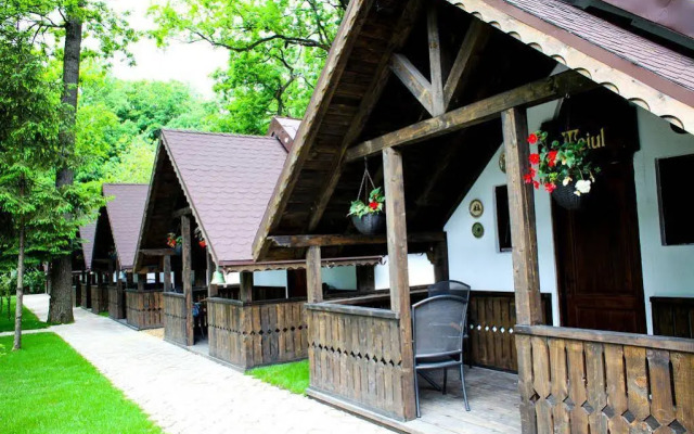 Cornul Vanatorului Bungalows