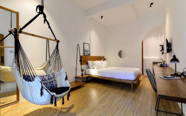 Leaf Signature Hotel - La Group