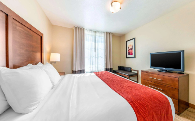 Comfort Inn & Suites Lancaster Antelope Valley