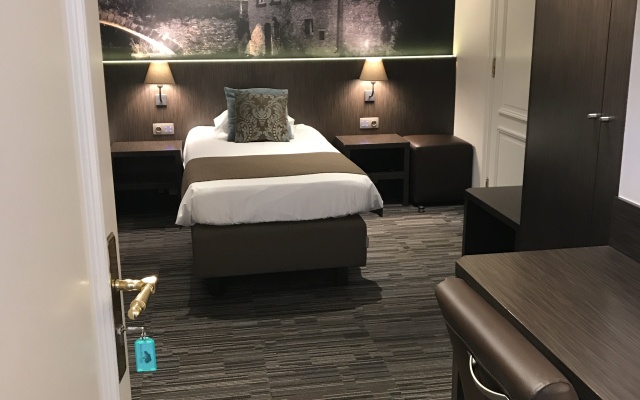 Golden Tree Hotel