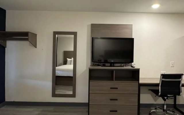 Baymont by Wyndham Dickinson