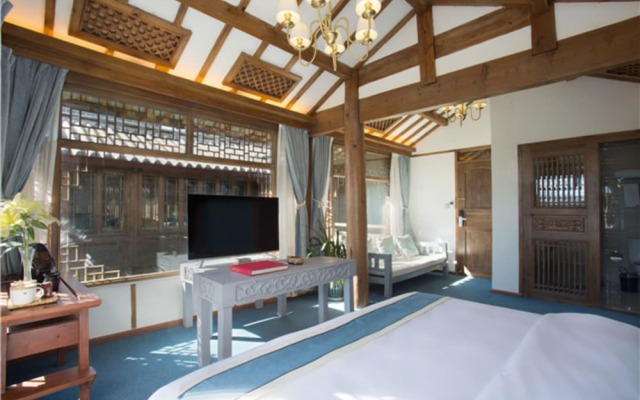 Floral Hotel Lijiang QianlizoudanjiYunju