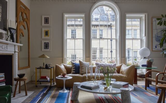 The Townhouse by 8 Holland Street