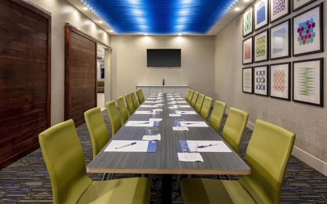 Holiday Inn Express & Suites Madison by IHG