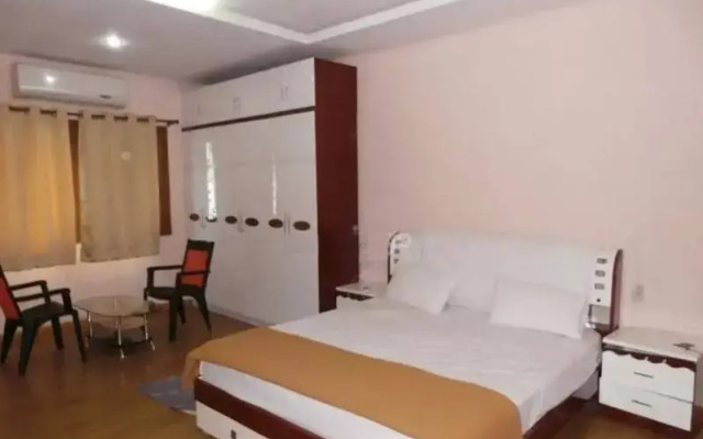 Royal Comfort Suites
