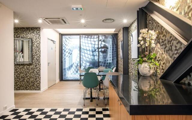 Villa Eiffel Mademoiselle