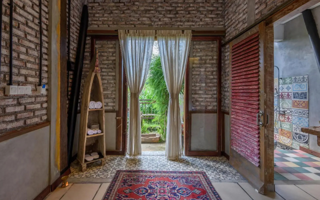 Taman Nauli Bed & Breakfast