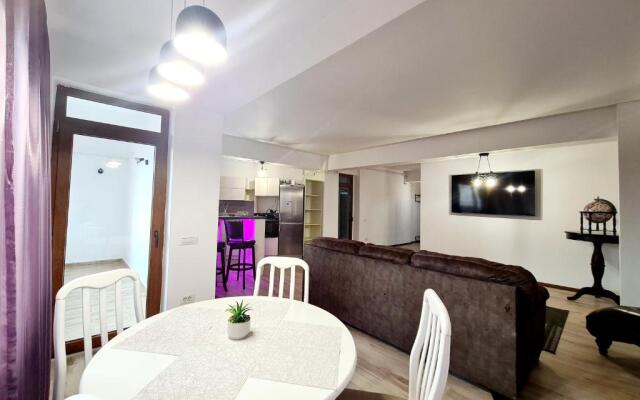 R.O.S.E. Apartment