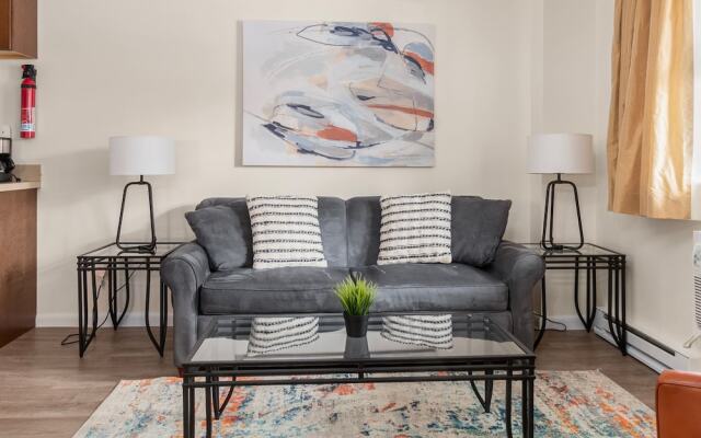 Beverly Garden Suites