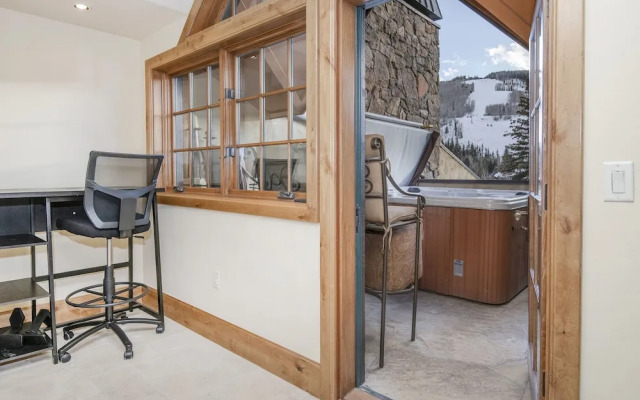 Vail Mountain View #402 4 Bedroom Condo