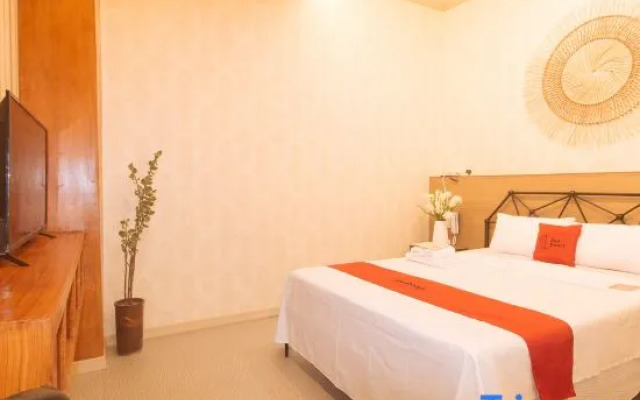 RedDoorz Premium @ Regency Sunset Hotel