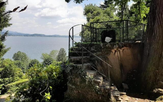 Appartamento GIOIOSA 2 con giardino e vista Lago Maggiore