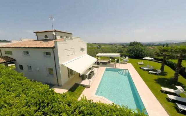 Villa Surya 8 2 in Scacciano