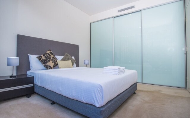 Spacious And Cozy Zetland Apartment