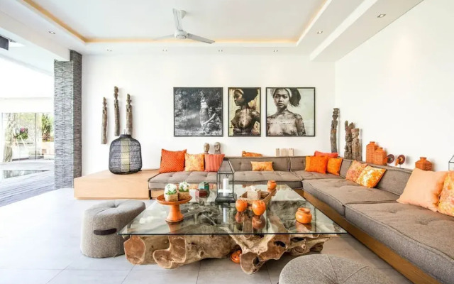 Villa 15 Stunning 6 BR Villa 400m to Beach