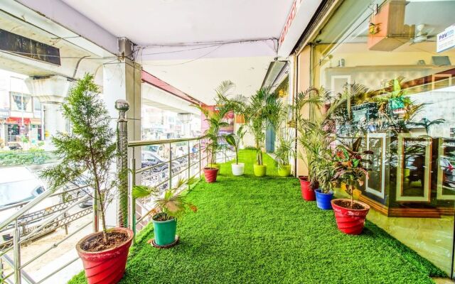 FabHotel Starleaf Prime