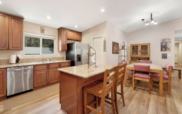 KIT Kat's Hideaway #1874