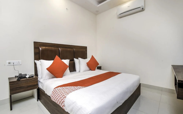 OYO Flagship 22449 Rajouri Garden J block