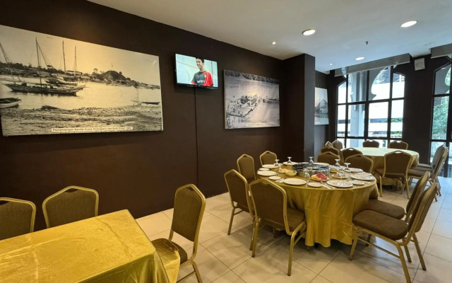 Grand Puteri Hotel